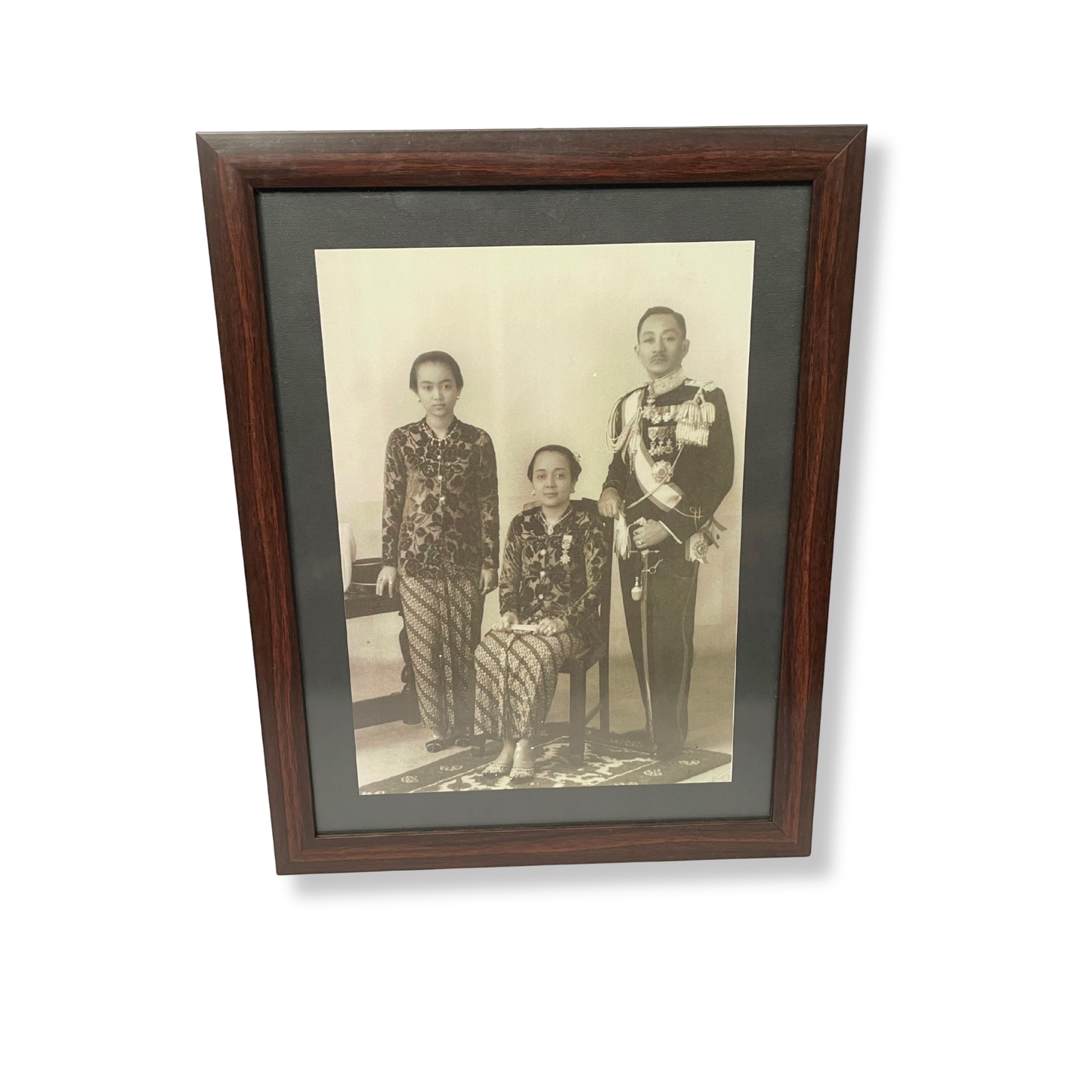 ANTIQUE FRAMED COLLECTIBLE OLD PHOTOGRAPH