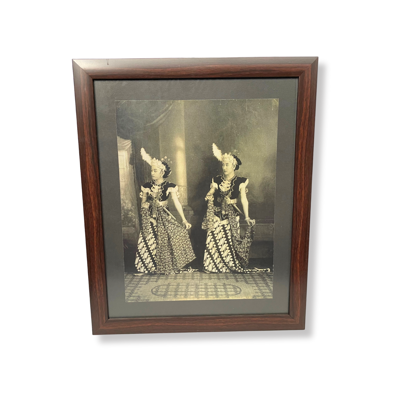 ANTIQUE FRAMED COLLECTIBLE OLD PHOTOGRAPH