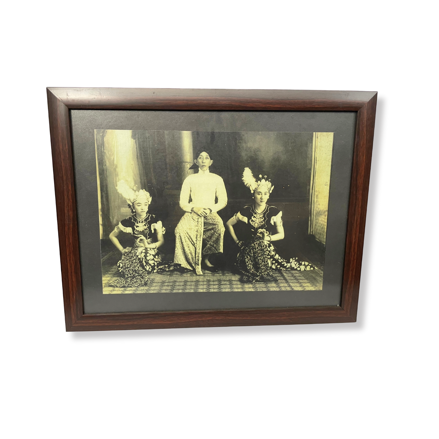 ANTIQUE FRAMED COLLECTIBLE OLD PHOTOGRAPH