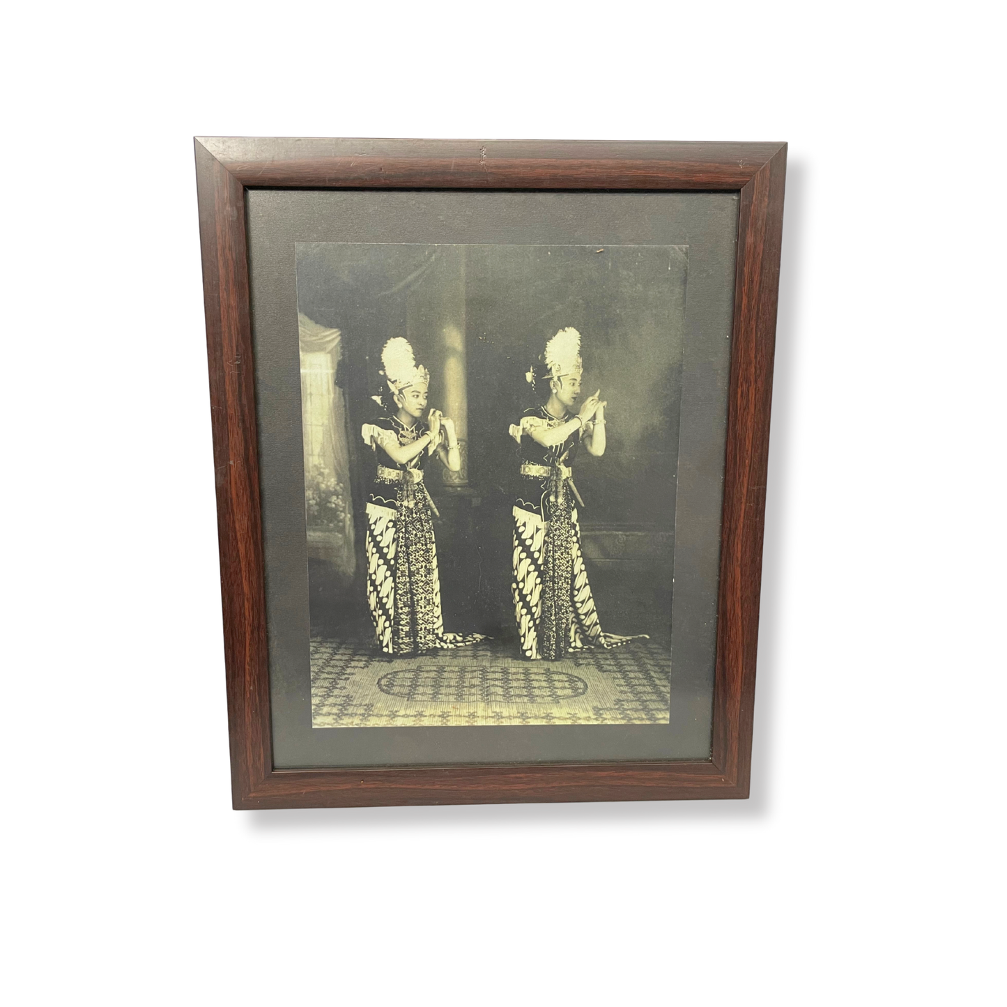ANTIQUE FRAMED COLLECTIBLE OLD PHOTOGRAPH