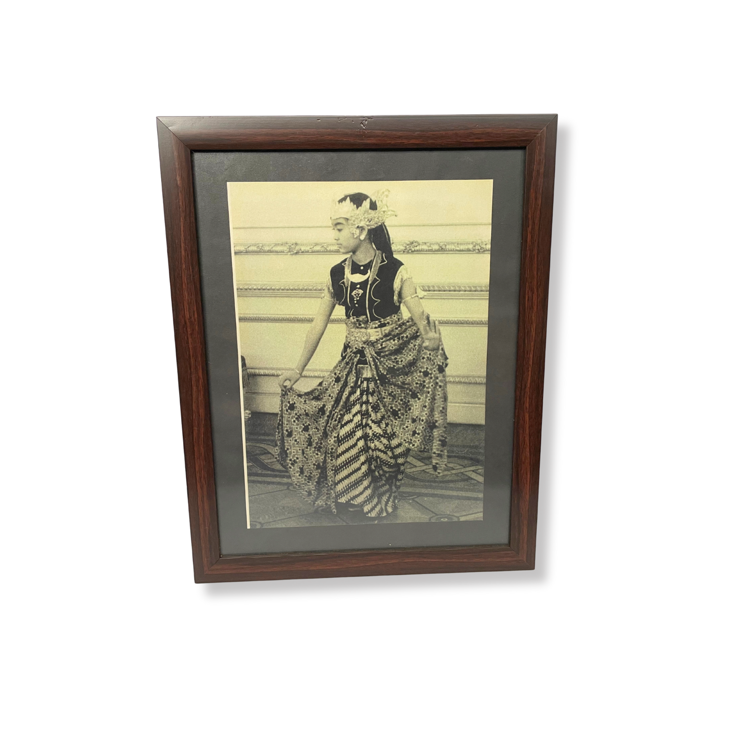 ANTIQUE FRAMED COLLECTIBLE OLD PHOTOGRAPH