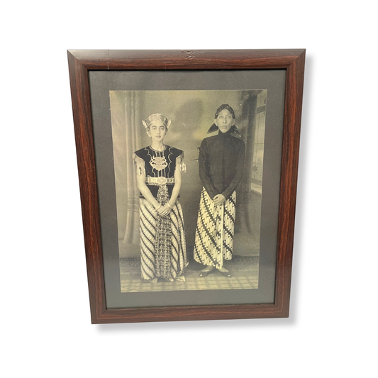 ANTIQUE FRAMED COLLECTIBLE OLD PHOTOGRAPH